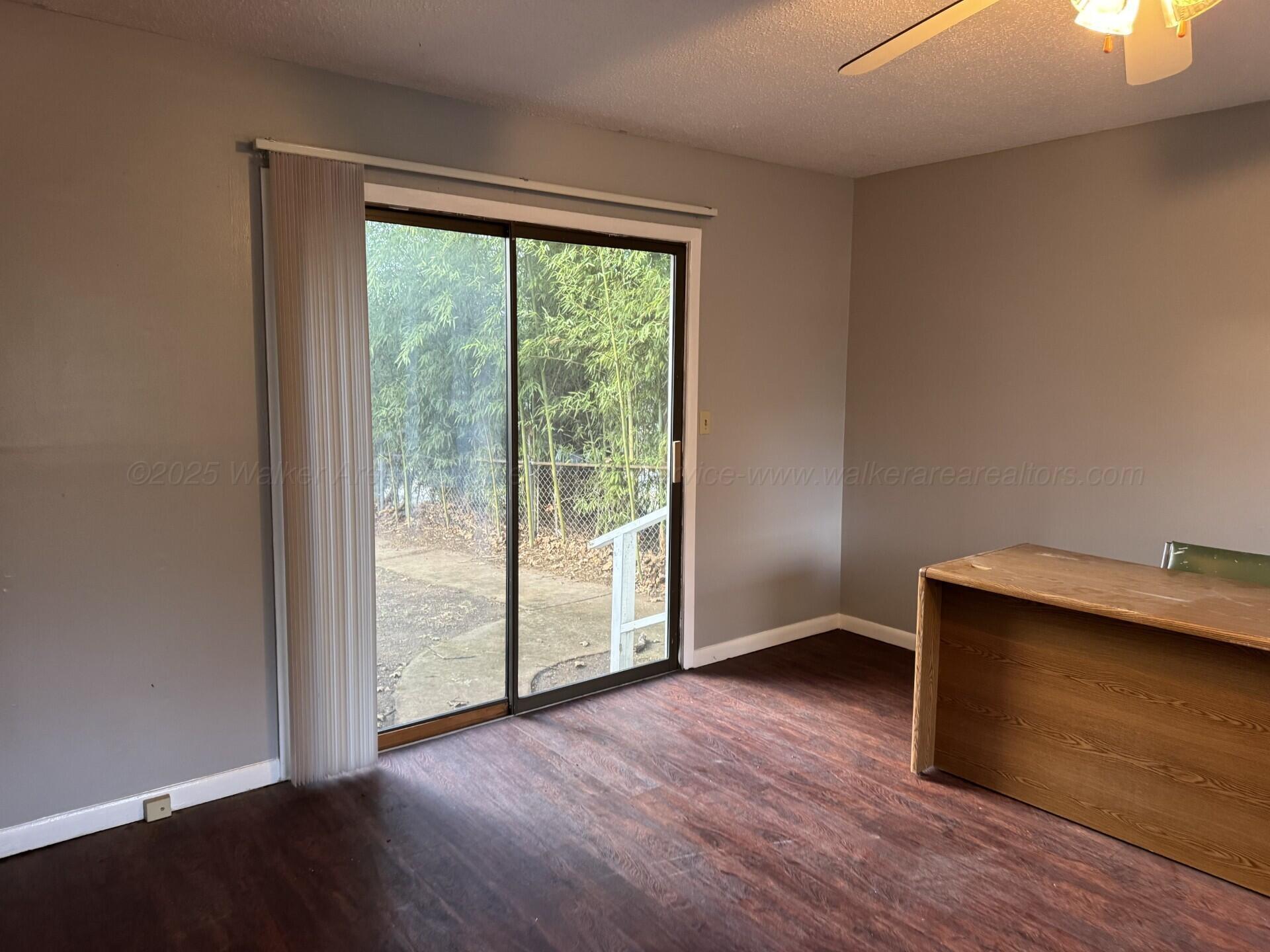 Commercial Sale in Jasper 3