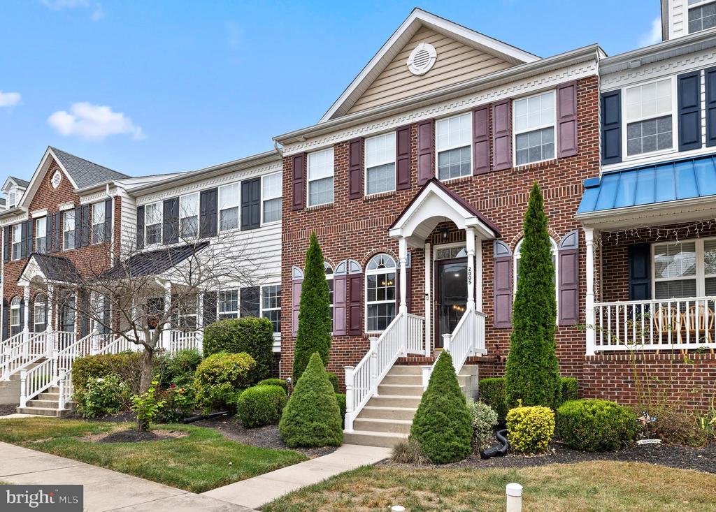 Hidden Meadows Ave, Pennsburg, PA 18073