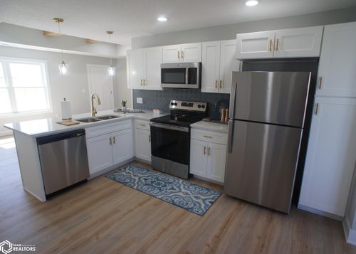 1005 Lewis Dr, Webster City, IA, 50595-3084 | Card Image