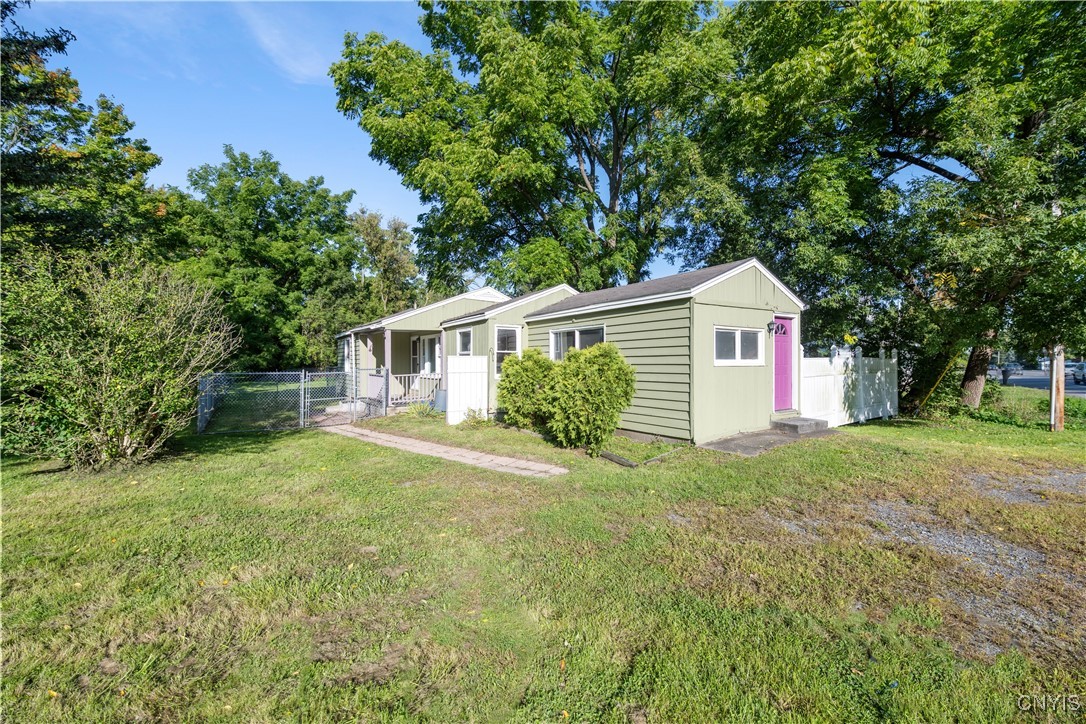 Oswego Rd, Liverpool, NY 13090