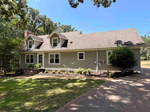 835 Twin View Cir, Selmer, TN, 38375-6018 | Card Image