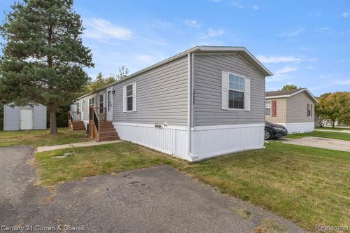 28698 Parkview, Flat Rock, MI, 48134 | Card Image