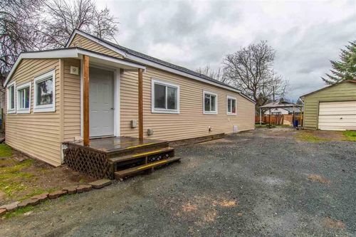 9485 Robson St, Chilliwack, BC, V2P4E4 | Card Image