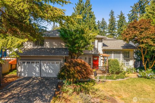 18708 Se 43rd St, Issaquah, WA, 98027-9748 | Card Image