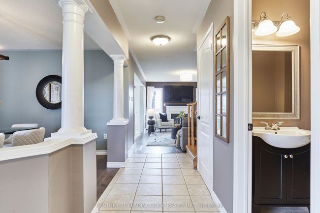 31 Aster Cres, House other with 3 bedrooms, 4 bathrooms and 2 parking in Whitby ON | Image 7