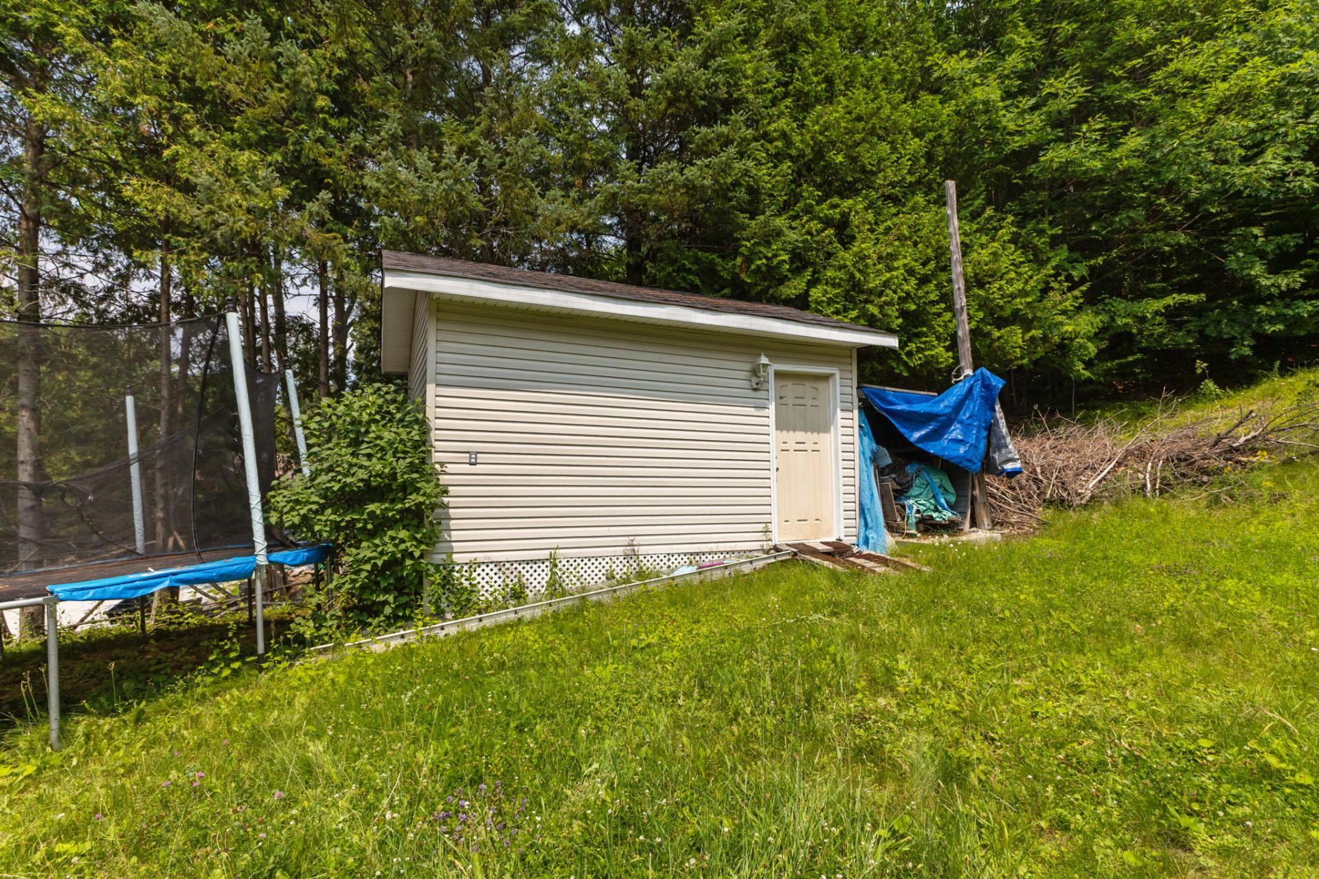 Residential in Lac-Sainte-Marie 2