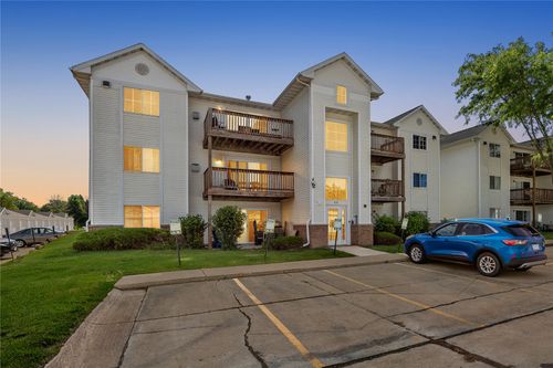 7-4611 1st Ave Sw, Cedar Rapids, IA, 52405-4295 | Card Image