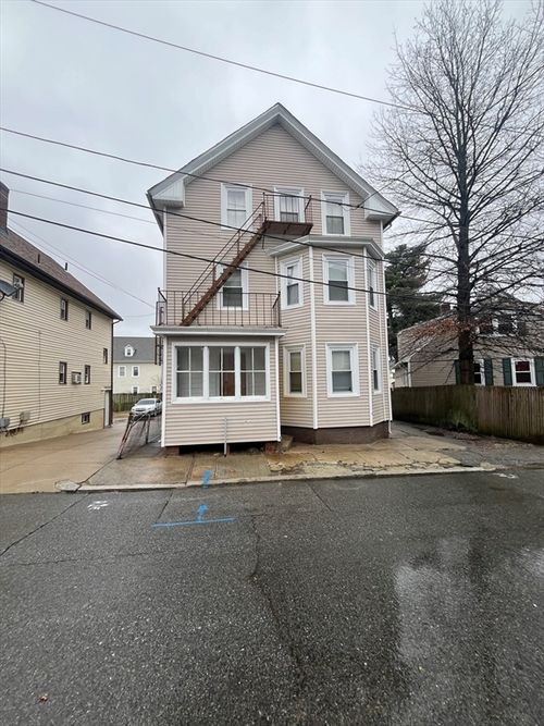 3 Veto St, Providence, RI, 02908-2465 | Card Image