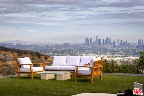 2110 Hercules Dr, Los Angeles, CA, 90046-2016 | Card Image