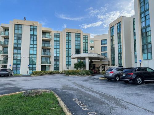 apt-305-2055 Sw 122nd Ave, Miami, FL, 33175-7356 | Card Image