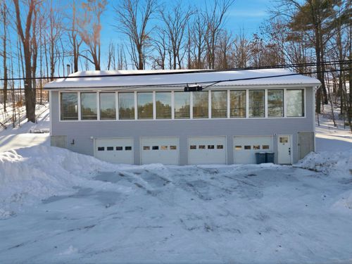 61 Crescent Dr, Center Barnstead, NH, 03225-3219 | Card Image