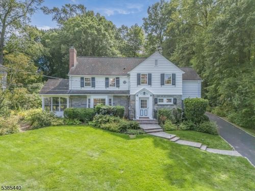 62 Beekman Rd, Summit, NJ, 07901-1722 | Card Image