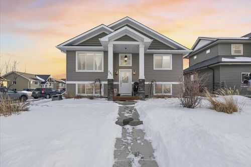 301 Mcleod Cres Sw, Turner Valley, AB, T0L2A0 | Card Image
