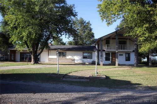 16812 N 97th East Ave, Collinsville, OK, 74021-4260 | Card Image