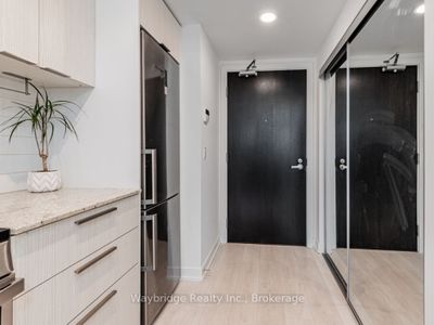 1406 - 501 Yonge St, Condo with 0 bedrooms, 1 bathrooms and null parking in Toronto ON | Image 3