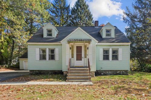 293 Lawrence Rd, Salem, NH, 03079-4317 | Card Image