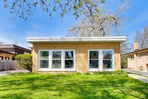 4050 Church St, Skokie, IL, 60076-1758 | Card Image