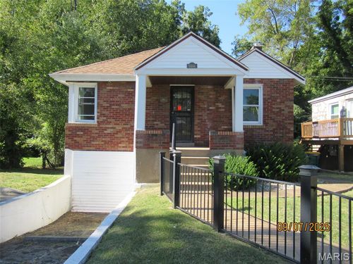 6444 Myron Ave, Normandy, MO, 63121-5406 | Card Image