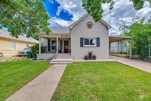 121 W Avenue B, San Angelo, TX, 76903 | Card Image