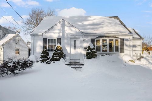 136 King Philip Rd, Rumford, RI, 02916-3513 | Card Image