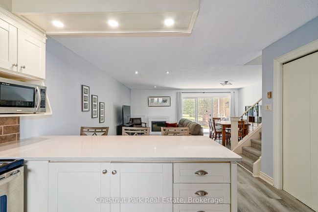 522 Oxbow Cres, Condo with 3 bedrooms, 2 bathrooms and 1 parking in Collingwood ON | Image 11