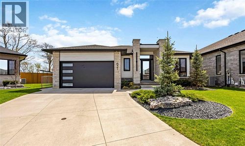 621 Mead Court, Sarnia, ON, N7W0B5 | Card Image