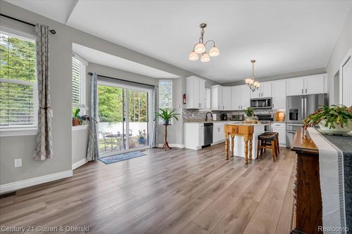 21150 Bryce Ct, BROWNSTOWN TWP, MI, 48174-2502 | Card Image