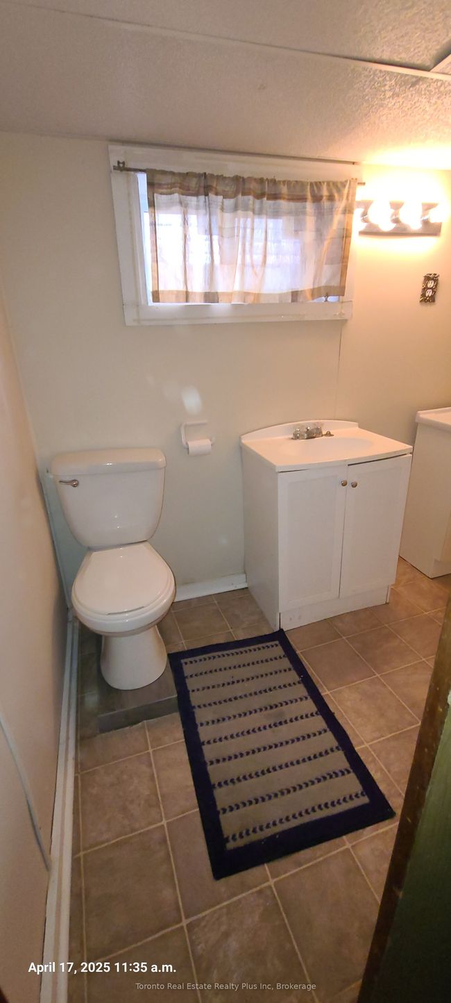 6359 Ker St, House other with 4 bedrooms, 2 bathrooms and 1 parking in Niagara Falls ON | Image 14