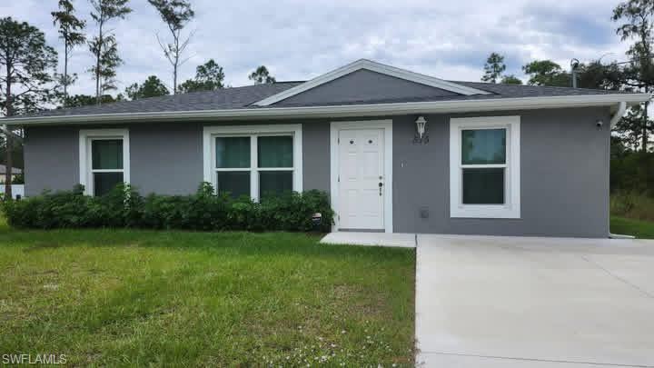 Residential Lease in LEHIGH ACRES