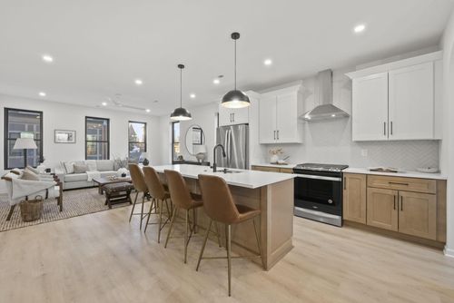 581 E Walnut St, Columbus, OH, 43215-5352 | Card Image