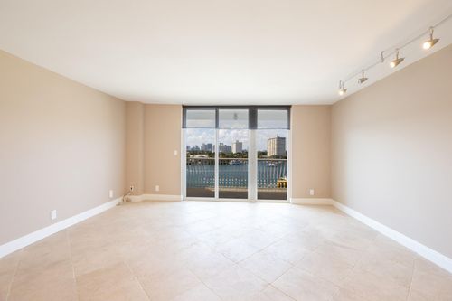 605-1 Las Olas Cir, Fort Lauderdale, FL, 33316-1604 | Card Image