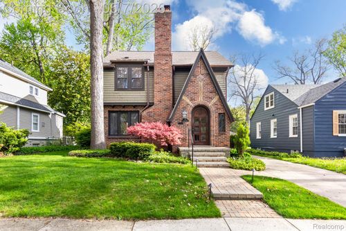 21 Fairwood Blvd, Pleasant Ridge, MI, 48069-1214 | Card Image