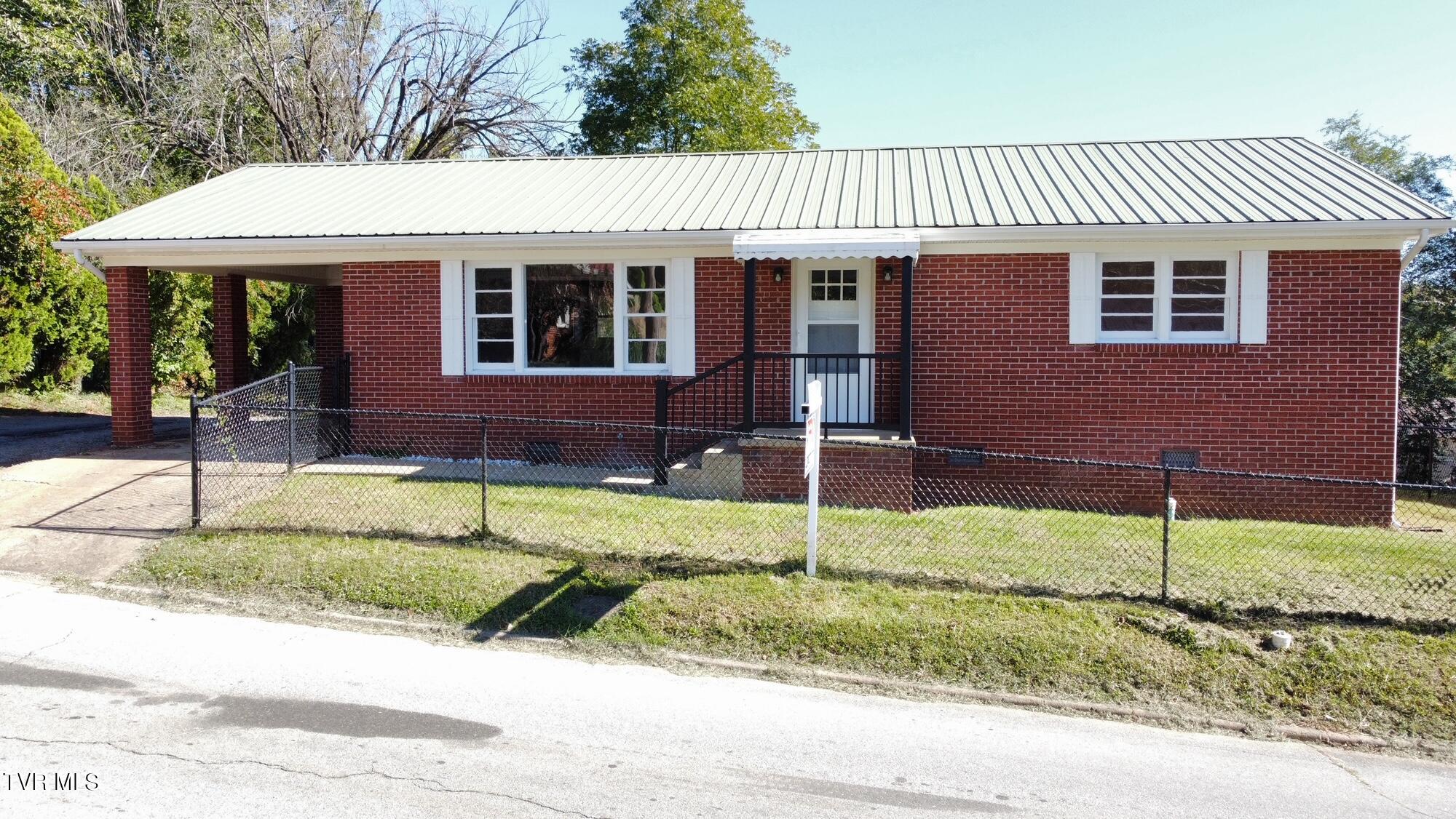 Lake St, Greeneville, TN 37743