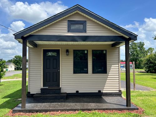 703 St Philip St, Raceland, LA, 70394-3222 | Card Image