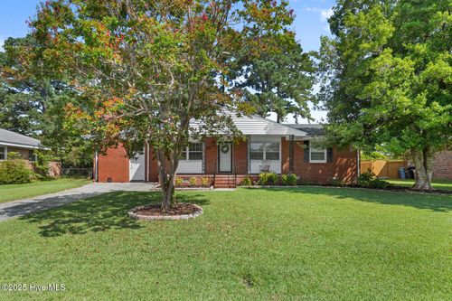 106 Estate Dr, Jacksonville, NC, 28540-5121 | Card Image