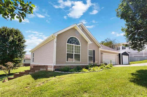 135 Park Ln, Science Hill, KY, 42553-9437 | Card Image