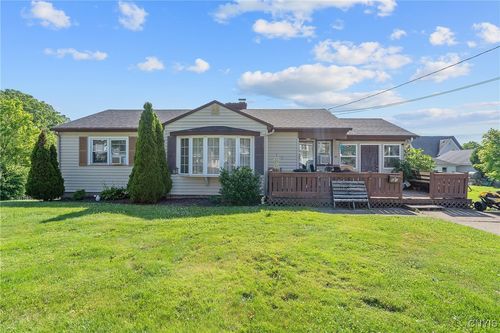83 6th Ave, Oswego, NY, 13126-1705 | Card Image