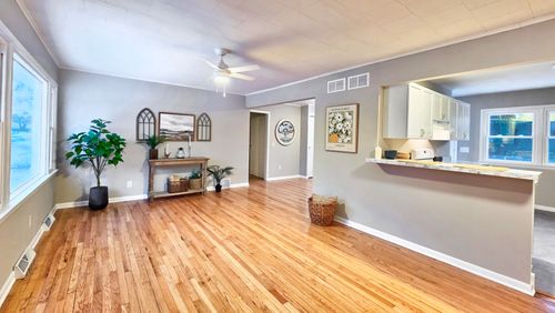 1509 W Pine St, Holiday Hills, IL, 60051-9225 | Card Image