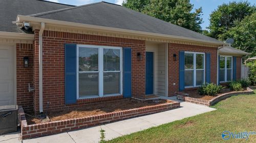 102 Springview Ln, Huntsville, AL, 35806-2256 | Card Image