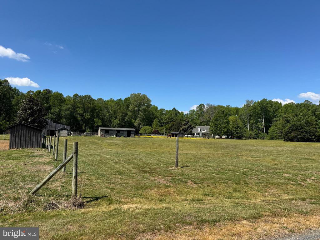 Land in KING GEORGE 5