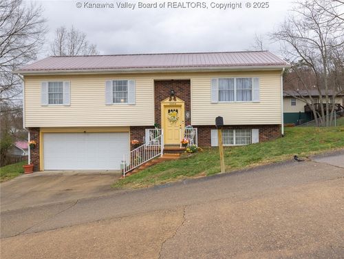 5004 Black Oak Dr, Cross Lanes, WV, 25313-1850 | Card Image