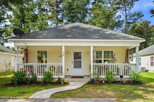 305 Woodrow St, Tabor City, NC, 28463-2326 | Card Image