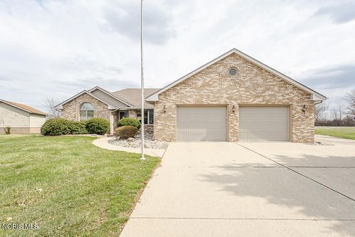 1347 Oaktree Ct, Oregon, OH, 43616-4137 | Card Image