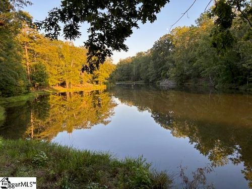 1905 Mckelvey Rd, Fountain Inn, SC, 29644-9718 | Card Image