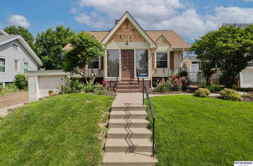 5816 Pacific Street, Omaha, NE, 68106 | Card Image