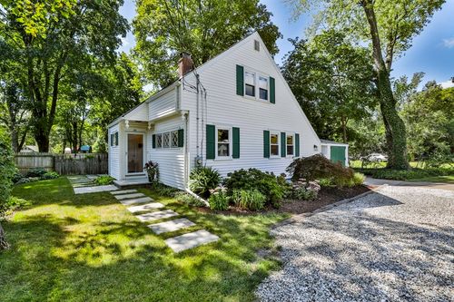 381 Willow St, Mansfield, MA, 02048-2739 | Card Image