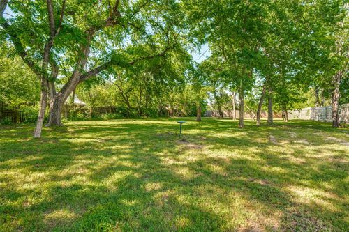 411 E Ross St, Waxahachie, TX, 75165-2636 | Card Image