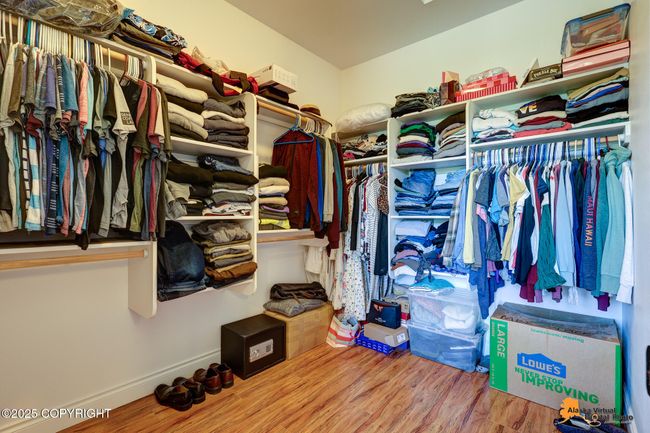 Primary Closet | Image 33