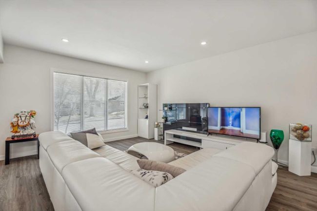 2 Tipton Place Nw, Home with 4 bedrooms, 3 bathrooms and 5 parking in Calgary AB | Image 3