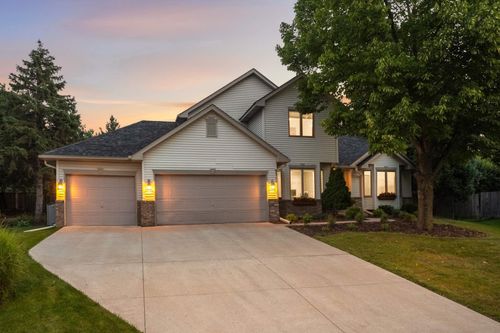 9311 Kirkwood Ln N, Maple Grove, MN, 55369-7141 | Card Image